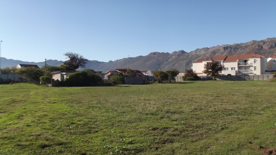 0 Bedroom Property for Sale in Whispering Pines Western Cape